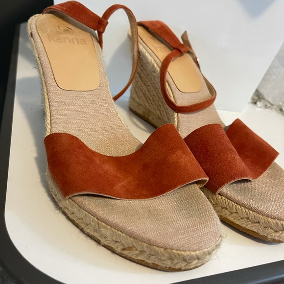 Kenna Wedges - Picture 9 of 13